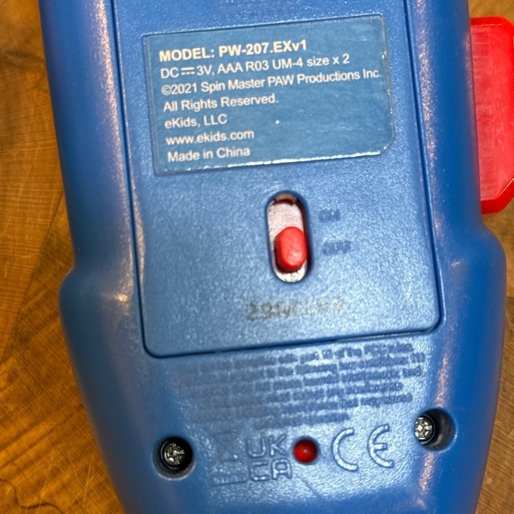 Paw Patrol Red and Blue Walkie Talkies - Picture 7 of 10